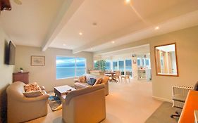 Roseneath Sea-View Haven Wellington